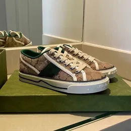 Designer Tennis 1977 Sneaker canvas Lyxiga skor Beige blå tvättade Jacquard Denim damskor Ass gummisula Sticky sulor Vintage läder sneakers mklj0001