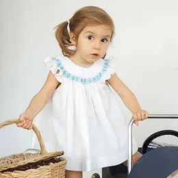 Baby Girls Handgjorda Smocking Dress Barn Broderi Frocks Toddler Boutique Princess Dresses Girl Spanish Clothing 210303