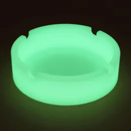 Nowy silikonowy miękki okrągły podajnik Ashtray Ashtray Ash Tray Holder Luminous Przenośny Anti-Spalding Papieros Multicolor Ekologiczne 10 kolorów