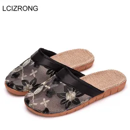 LCIZRONG New Home Hollow Embroidery Women Slippers Home Lace Breathable Linen Slippers Ladies Flower Outside Beach Shoes Slides Y0731