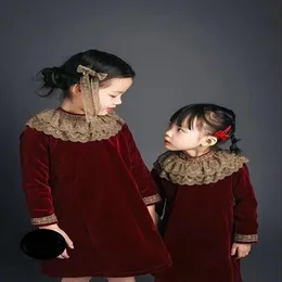 Autumn and Winter Lace Dresses Ins Golden Velvet Baby Photographic Portrait Dresses Girls Christmas Dress Elegant Q0716