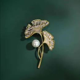 Regent Gingko Leaf Brooch High-end Women's Exquisite 2021 Fashion Pin Clothing Accessories