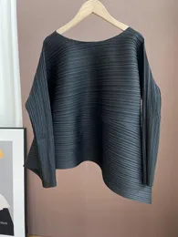Kadın T-Shirt Chang-yün 2024 Bahar Ürünü Katı Düzensiz Miyake Piled Moda Plus Boyut Gevşek Yuvarlak Boyun Top 598
