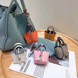 Luxurys Schlüsselanhänger, Kettenetui, Handtaschen, Haken, Designer-Taschen, Kleiderbügel, Airpods-Hüllen, Kopfhörer, Zubehör, Mini-Umhängetasche, Clutch-Tasche, Damenhandtasche, Verbunddame