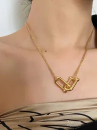 Ciondolo a croce con diamante iniziale in oro argento Collana scenografata per donna uomo Collane coppia moda Festa di nozze di alta qualità Giorno del Ringraziamento Regalo di San Valentino