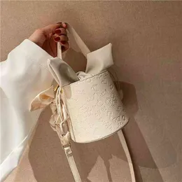 2021 Summer Luxury New Trend Fashion Net Red Cross Simple Sense Portable Bucket Bag Andralyn Store Majong Designer s