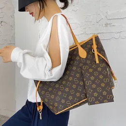 매일 Bagbrand 여성을위한 토트 백 패션 숄더 가방 대형 핸드백 여성 쇼핑 어깨 가방 고전적인 브랜드 패턴