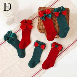 2Pairs Baby Girls Christmas Socks Toddler Bow Red Knee High Long Socks Mjuk Bomull Barn Sock Nyfödd Gåva Socken För 0-5 år G1224