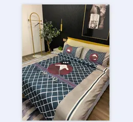 Designer Moda Zestaw Pościel Okładki List Printed Bawełna Miękki Comforter Duvet Pokrywa Luksusowa Arkusz łóżka Królowej Z Poszewką