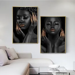 Czarna dziewczyna złote paznokcie obrazy na płótnie do salonu Moda Sztuka Plakaty i drukuje Nowoczesne zdjęcia Unframed