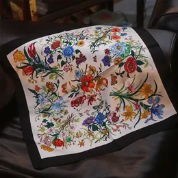 Eşarp% 100 İpek Eşarp Kadın Beyaz Bandana Çiçek Baskı Kerchief Kelebek Kare Eşarp Moda Kafa Bandı Ofisi Yumuşak Eşarp 55x55cm Q0828