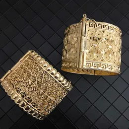 Algeriska Smycken Kvinnor Bangle Manschettband Armband Blomma Håled-Out Golden Böhmen Etnisk Bröllop Bijoux Hollow Blomma Stor storlek Q0717