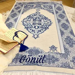 Tappetino da preghiera con nome personalizzato Sajadah regalo islamico tappeto da preghiera set Tasbeeh, decorazione, intrecciato, coperta, regali Eid 210301