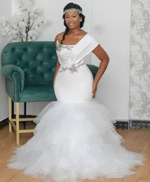 2021 Vintage Simple Arabic Aso Ebi Mermaid Abiti da sposa Abito da sposa con spalle scoperte Perline di cristallo Tulle Tiered Plus Size Abiti formali