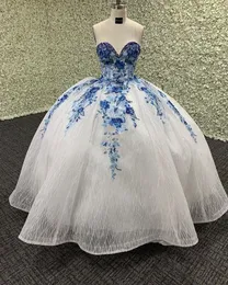 2021 Glänzendes weißes Quinceanera-Kleid mit blauer Blumenapplikation, Perlenstickerei, Schnürkorsettoberteil, süßes 15-16-Kleid, Festzugskleider, Vestidos De 15 16 A￱os XV