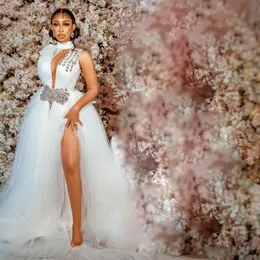 2021 Bröllopsklänningar för brud High Neck Side Split Sweep Tåg Illusion Bodice Crystal Beads Chapel Garden Bridal Gowns Vestidos de Novia