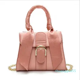 Duffelväskor Velvet Bag 2021 Kvinnors axel European och American Fashion Bow Flannel Business Handbag1