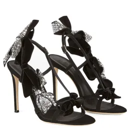 Женская атласная кожаная кожаная новая CM High Heel Shoes Diamond Lace Bowtie Open Toe One Line Sandals Свадебная вечеринка цветок черный