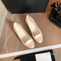 Designer Klänning Skor Vår och Höst 100% Autentisk Cowhide Fashion Women Black Flat Boat Shoe Lady Leather Trample Lazy Loafers Large Siz