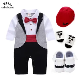 Nyfödd Baby Tuxedo Set Rompers Kläder för pojkar Weeding Födelsedag Formell Party Kläder Klänning Bomull Långärmad Kostym 210226