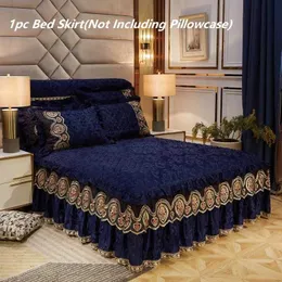 Zagęścić pikowane łóżko spódnica pluszowy luksusowy wyściełany spódnica BEZ Poszewka aksamitna ciepłe miękkie płaskie łóżko queen King koronki narzuta 210626
