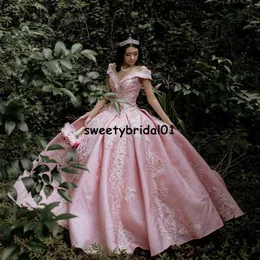 Abiti da principessa rosa Quinceanera 2022 Applicazioni in pizzo con spalle scoperte Corsetto con lacci sul retro Abito dolce 16 Abiti da ballo di fine anno