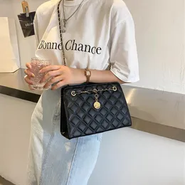 Lingge Women's Bag 2021 Trendy Fashion Chain Simple Messenger Small Square Bags