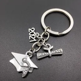 Keychains Metal Key Ring Tree Pen Cap Book Keychain Certificate Souvenir Bachelor Hat Class Badge Accessories Söt för kvinnor