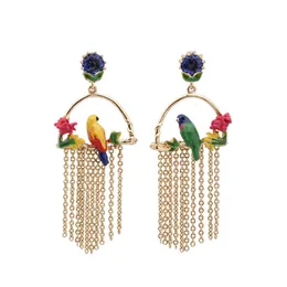 Lyxig guldpläterad smycken kvinnor mode asymmetrisk papegoja Tassel dangler smycken märke design emalj fågel örhänge