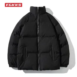 Fgkks inverno homens parka casaco engrossar casaco quente mulheres fashion fashion colarinho casaco de rua cor sólida algodão par parka masculino 211204