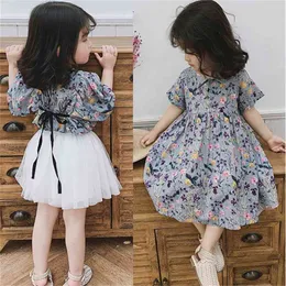 Sommar tjej bomull blomma lite färsk klänning två stilar kortärmad mode bowtie ruched i 2-6 år gamla barn kläder 210528
