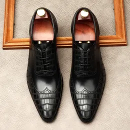 أحذية الزفاف الرجال الطراز الكلاسيكي الأحذية التجارية للرجال جلد طبيعي الأزياء تصميم البروغ منحوتة رجل اللباس أحذية الرجال G41