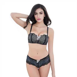 ブリーフパンティーCywer Luxury 1/2 Cup Sexy Interates Bra Floral Embroidery Lace Underwear Women Bra and Panty Set L2304を押し上げる