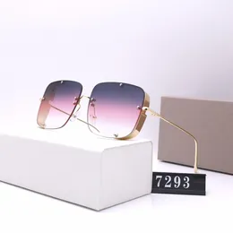 Luksusowe okulary przeciwsłoneczne Metal Vintage Moda Styl Okulary Plac Pełna Rama UV 400 Obiektyw Gafas de Sol de Disenador z pudełkiem