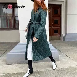Conmoto 긴 직선 코트와 마름모 패턴 캐주얼 새시 여성 겨울 파카 딥 포켓 맞춤형 칼라 세련된 겉옷 210819