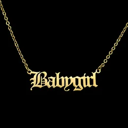 30st. Old English Letter Word Babygirl Neckor Rostfritt stål Inledande Alfabetnamn Logo Pendant Charm Chain Minimalist Collar Choker Jewelry for Women Party