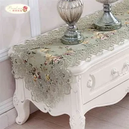 Orgulhoso Rose Bordado Table Runner Lace Cama Bandeira Tevê Cobertura Cobertura Pano Pastoral Home Decor 210708