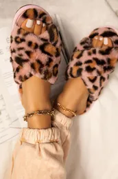 2021 Kvinnor päls tofflor inomhus Leopard Print Furry Slides Fluffy Soft Plush Flats Non tofflor Home Casual Shoes Ladies