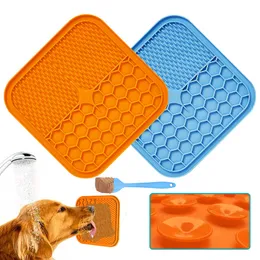 DogS Feed Bowls & Feeders Silicone Dog Lick Mat Cat Puppy Slow Food Bowl Pets Feeding Pad Puppys Feeder With Sucker Pet IQ Treat Toy Anxiety Relief ZL0353