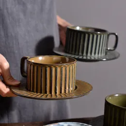 Japansk stil retro keramisk kaffekopp och tallrik set kreativ eftermiddagste rånar med bricka lämplig för köksbyrå