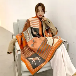 2022 Luxury Cashmere Scarf Women Winter Warm Shawls and Wraps Design hästtryck bufanda tjocka filt halsdukar