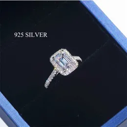 手作りエメラルドカット 2ct ラボダイヤモンドリング 925 スターリングシルバー婚約結婚指輪リング女性のためのブライダルファインパーティージュエリー 220122