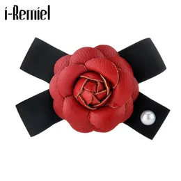 Szpilki, Broszki Koreańska Moda Cute Romantyczny Skórzane Kamelia Kwiaty Łuk Broszka Biżuteria Luksusowy Lapel Pin Badge Bowknot Torba Kobiety Akcesoria