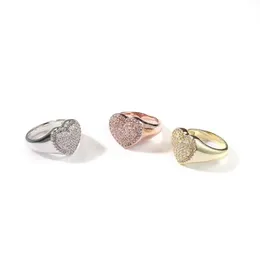 Anello ghiacciato in rame a forma di cuore con amore ghiacciato Micro pavimenta zirconi cubici placcato oro 14 carati diamanti simulati di lusso gioielli hip hop