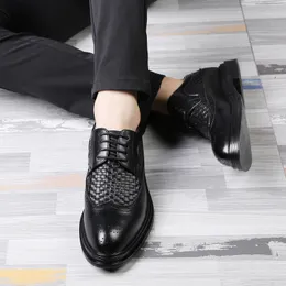 Homens vestido sapatos de couro outono elegante casamento preto Elegante Derby Brogue sapatos plataforma e elevador sapatos invisíveis