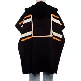 女性用セーターデザイナージャケットラグジュアリーVネック春と秋の風の風力耐性と暖かいニットカーディガン卸売2021年の屋外雰囲気