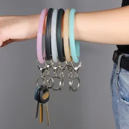 Populär Sequin Silicone O Key Chain Circle Wristlet Molkt Key Ring Wrist Rem Armband med Keychain Bangle Kimter