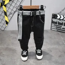 2021 Belt Barnbyxor Barnbyxor Baby Boys Jeans Plus Velvet för Baby Boys Denim Toddler Kläder 2-7 år KO49