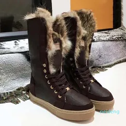 Winter Hot Selling Fashion Luxury Designer Buty Snow Boots Suede Ciepłe 35-41 Belt Box 5562