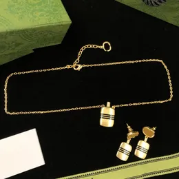 Designer -Halskette für Woaman Letter New Style Luxusarmbandprodukte Halsketten Kette Top -Qualität Ohrringe Mode Schmuckversorgung